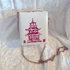 🥡✨NWT Chinese To-Go Box Crossbody Handbag Gold Chain Strap Unique & Spacious!✨